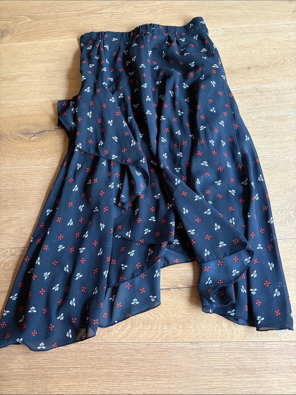 🦄 Asymmetric Navy Floral Ruffle Midi Skirt